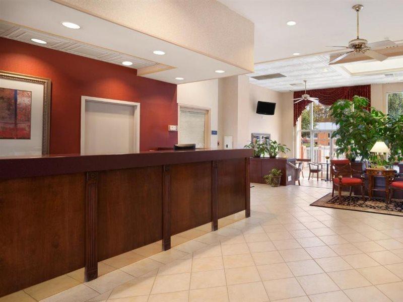 فندق Baymont By Wyndham وارينتون المظهر الخارجي الصورة